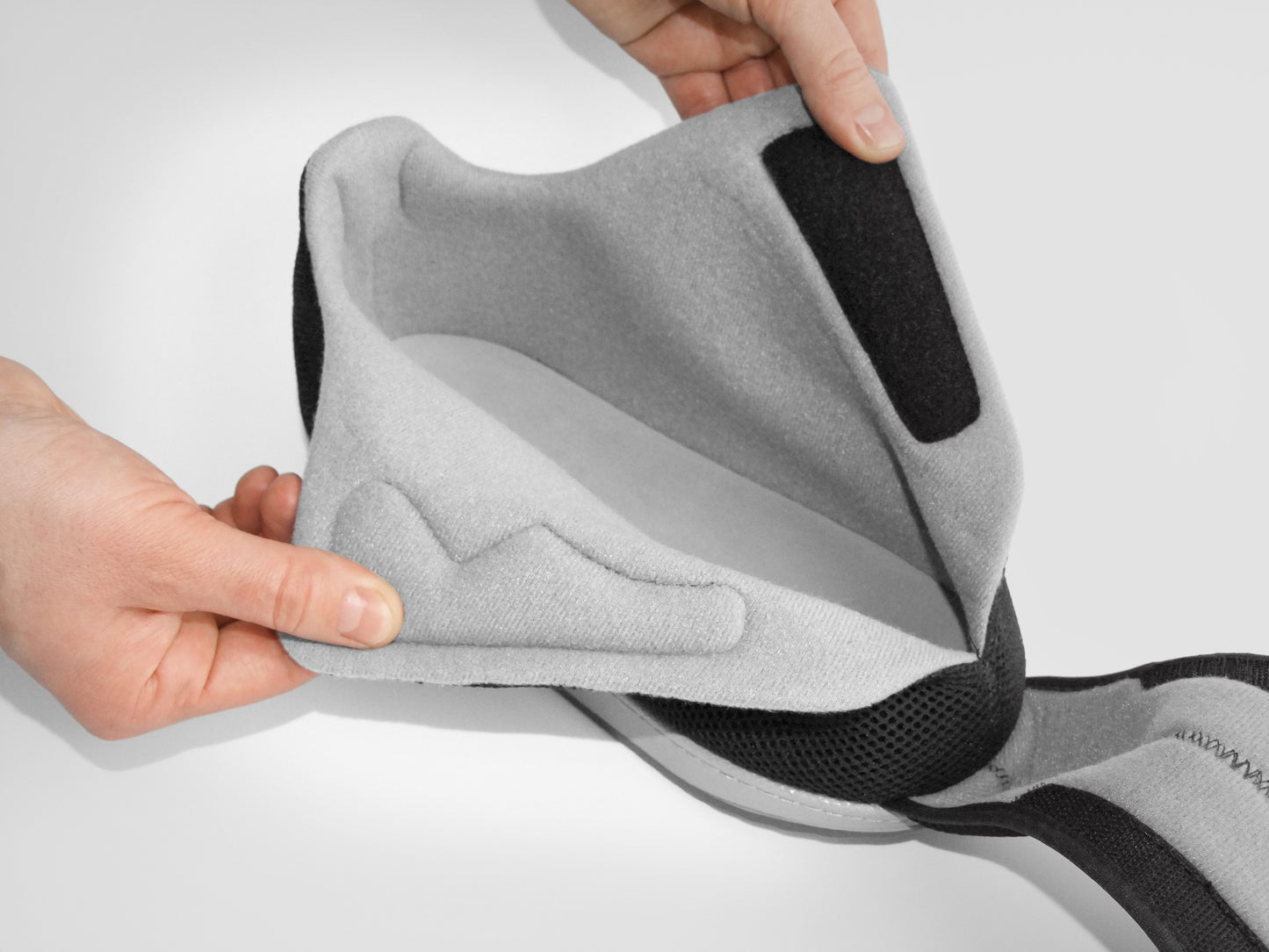 Seamless interior on the All Round Shoe by DARCO